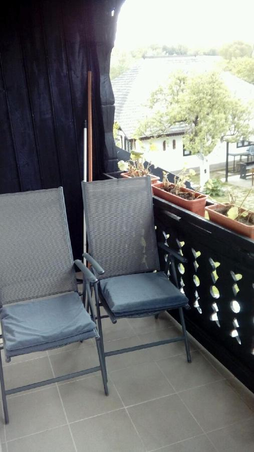 Bed & Breakfast Popamuseum Tarpesti Strada Muzeului Nr 28 Tirpesti ภายนอก รูปภาพ