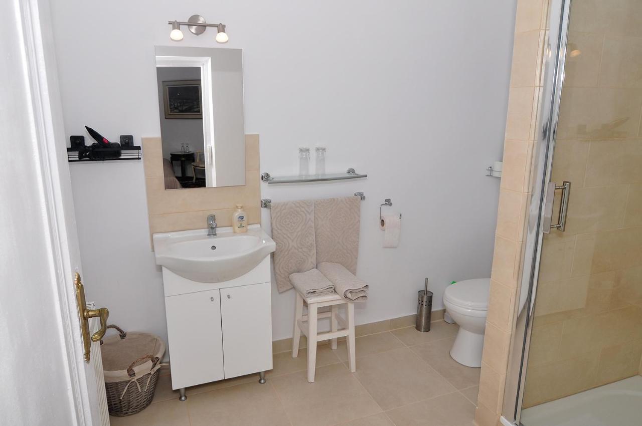 Bed & Breakfast Popamuseum Tarpesti Strada Muzeului Nr 28 Tirpesti ภายนอก รูปภาพ