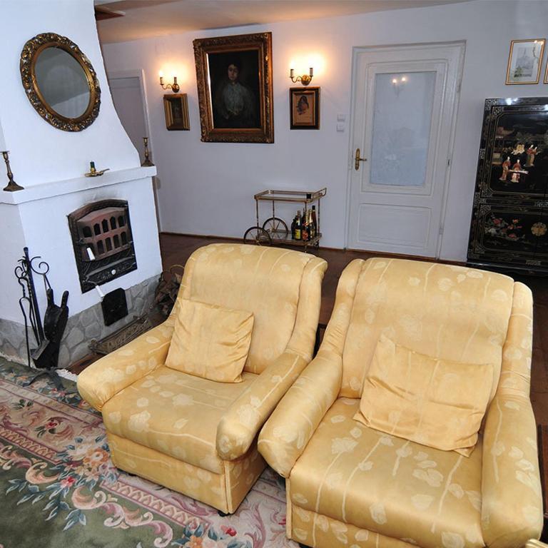 Bed & Breakfast Popamuseum Tarpesti Strada Muzeului Nr 28 Tirpesti ภายนอก รูปภาพ