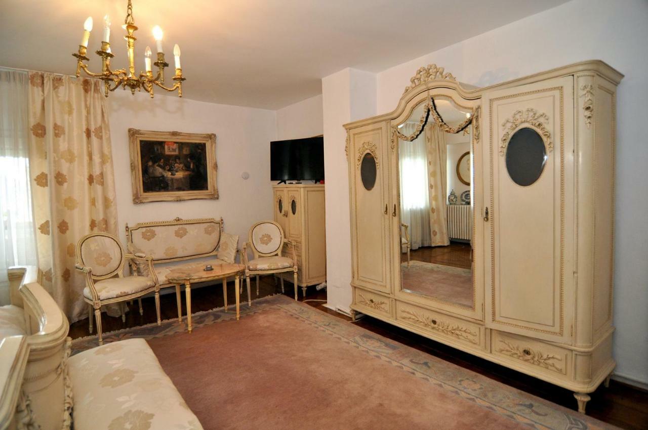 Bed & Breakfast Popamuseum Tarpesti Strada Muzeului Nr 28 Tirpesti ภายนอก รูปภาพ